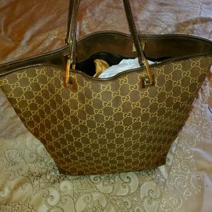 Classic vintage Gucci purse